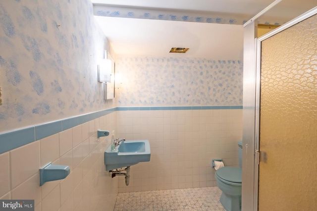 915 BORBECK AVE, Philadelphia, PA 19111