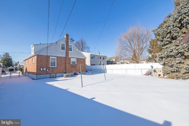 915 BORBECK AVE, Philadelphia, PA 19111