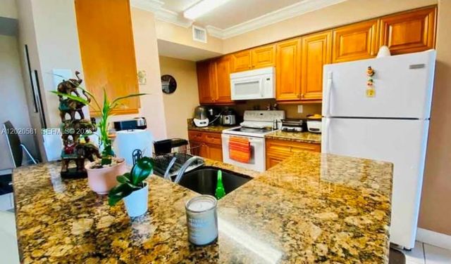 15221 SW 80th St 406, Miami, FL 33193
