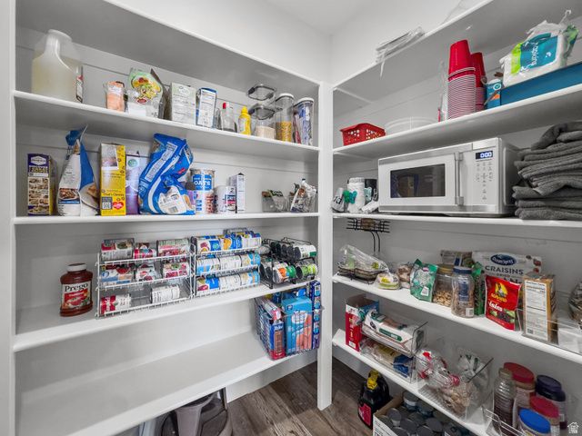 2574 W 1900 N, Farr West, UT 84404