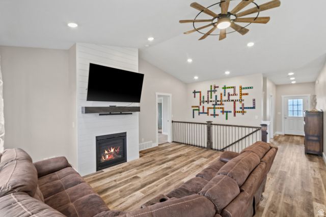2574 W 1900 N, Farr West, UT 84404