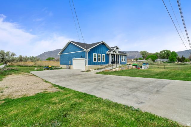 2574 W 1900 N, Farr West, UT 84404