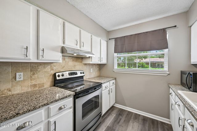 2702 PINEWOOD Boulevard N, Middleburg, FL 32068
