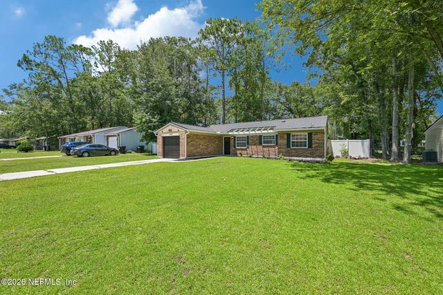 2702 PINEWOOD Boulevard N, Middleburg, FL 32068