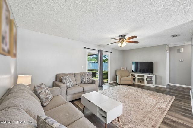 2702 PINEWOOD Boulevard N, Middleburg, FL 32068