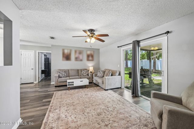 2702 PINEWOOD Boulevard N, Middleburg, FL 32068