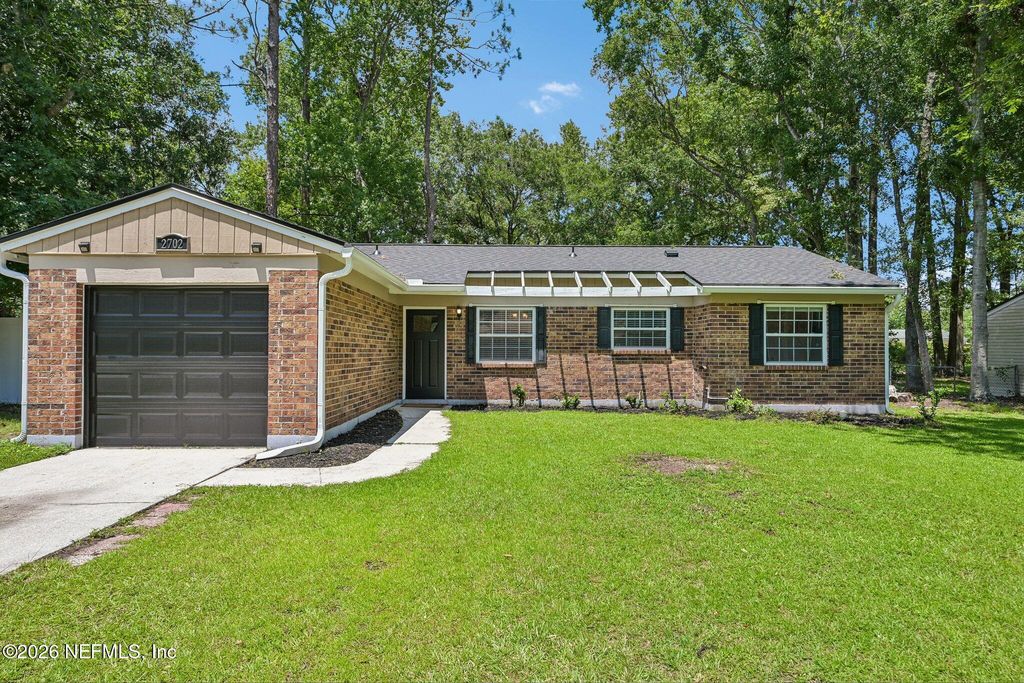 2702 PINEWOOD Boulevard N, Middleburg, FL 32068