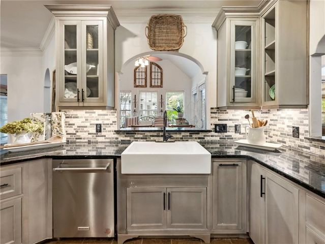 2641 Waters Edge Drive, Gainesville, GA 30504