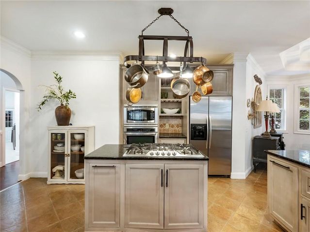 2641 Waters Edge Drive, Gainesville, GA 30504