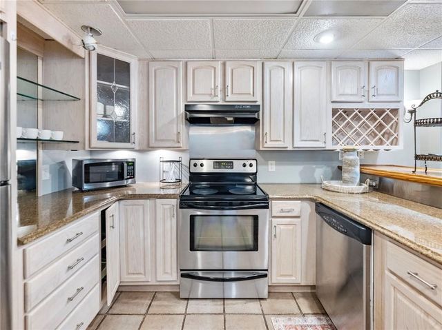 2641 Waters Edge Drive, Gainesville, GA 30504