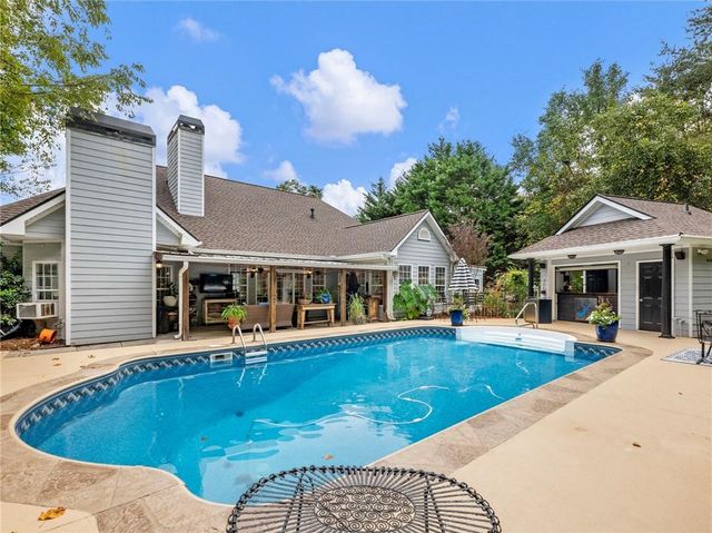 2641 Waters Edge Drive, Gainesville, GA 30504