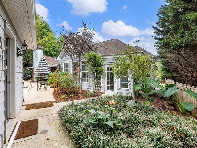 2641 Waters Edge Drive, Gainesville, GA 30504