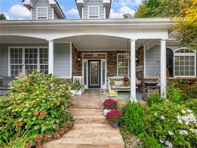 2641 Waters Edge Drive, Gainesville, GA 30504