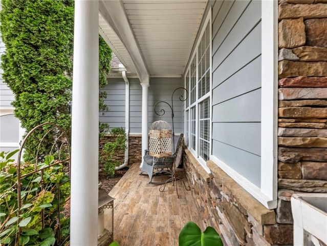 2641 Waters Edge Drive, Gainesville, GA 30504