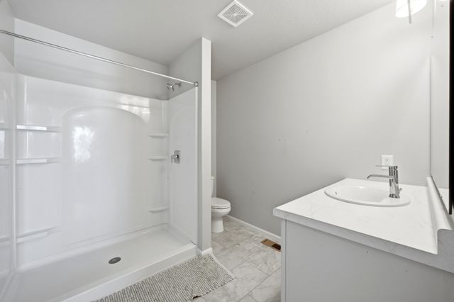 1462 68th Avenue S, Fargo, ND 58104