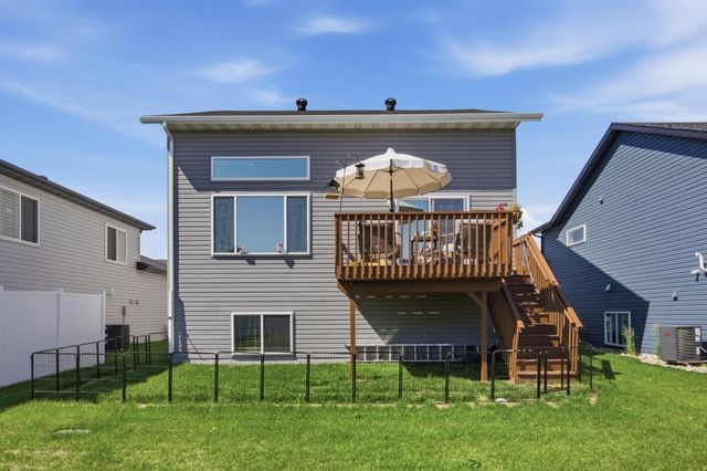 1462 68th Avenue S, Fargo, ND 58104
