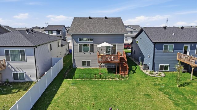 1462 68th Avenue S, Fargo, ND 58104
