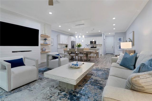 12973 Pembroke DR, Naples, FL 34105