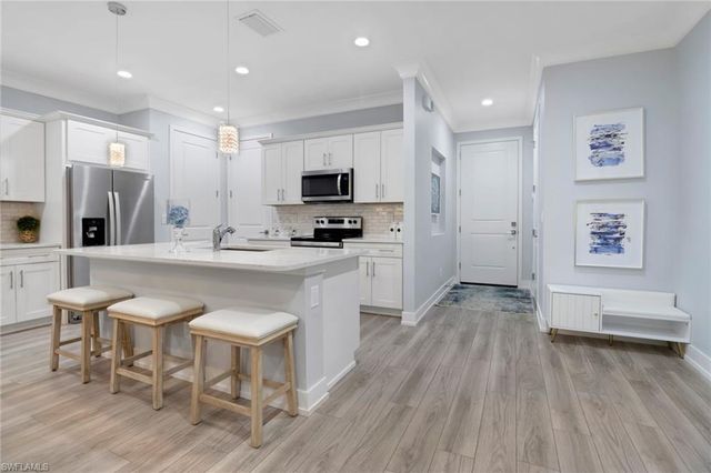 12973 Pembroke DR, Naples, FL 34105