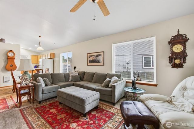 35 Glen Lane, Cathlamet, WA 98612