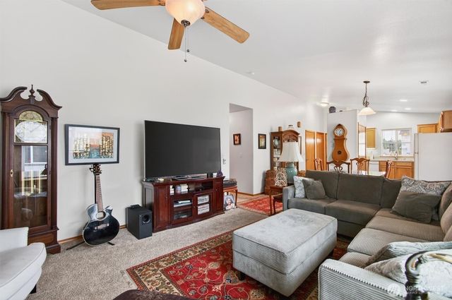 35 Glen Lane, Cathlamet, WA 98612