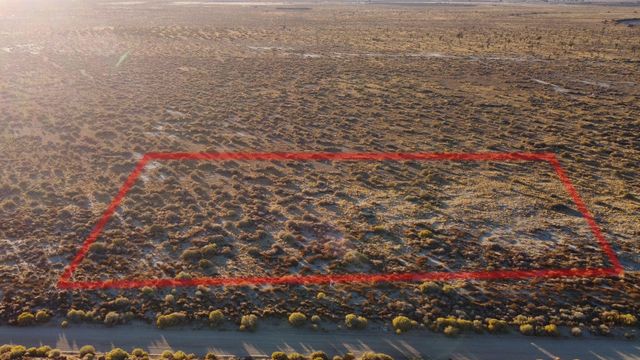 110 E 110th Street, Lancaster, CA 93535