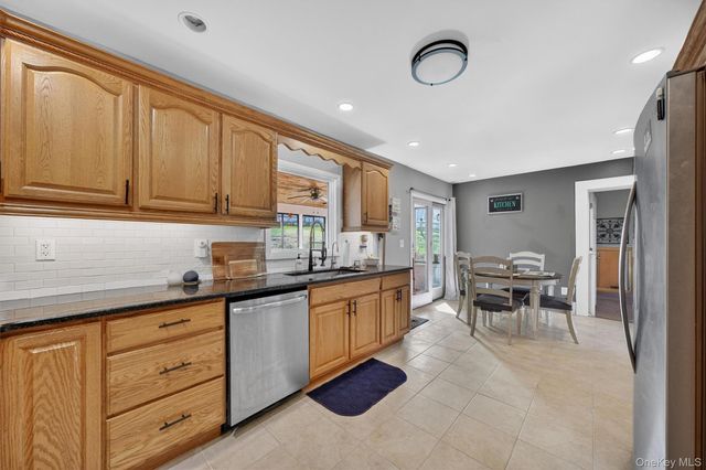216 Edgewood Drive N, Newburgh, NY 12550