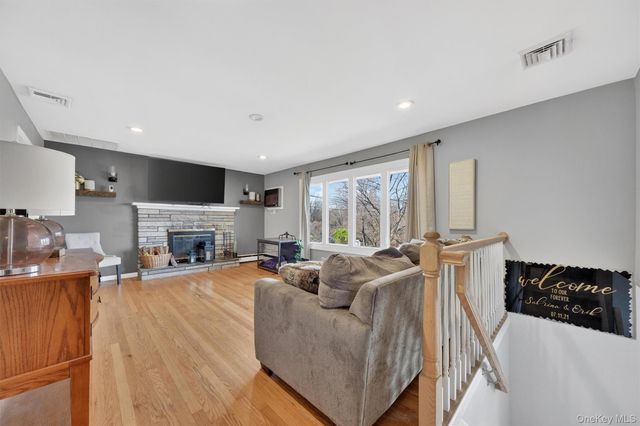 216 Edgewood Drive N, Newburgh, NY 12550