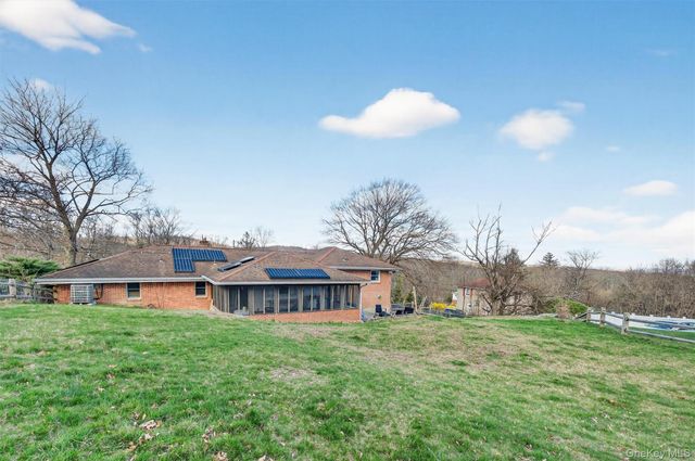 216 Edgewood Drive N, Newburgh, NY 12550