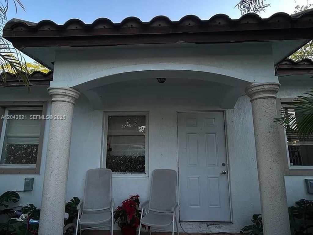 3800 SW 29th St 3800, Miami, FL 33134