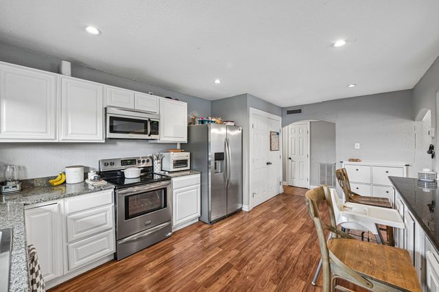 429 Clearwood Drive, Grand Prairie, TX 75052