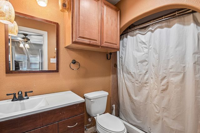 429 Clearwood Drive, Grand Prairie, TX 75052
