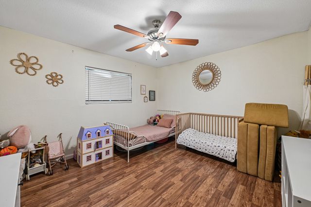 429 Clearwood Drive, Grand Prairie, TX 75052