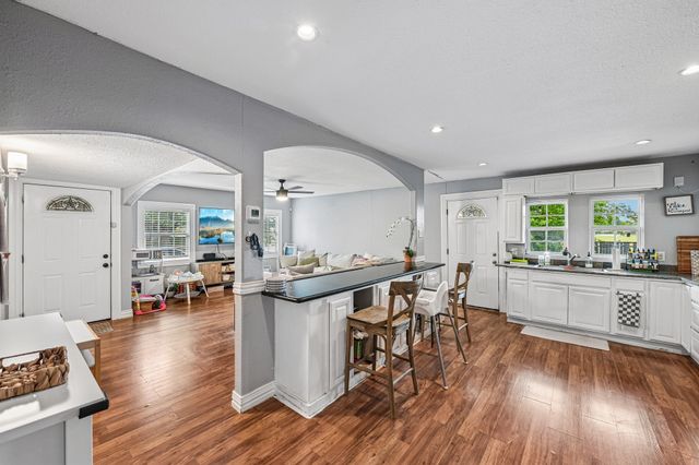 429 Clearwood Drive, Grand Prairie, TX 75052