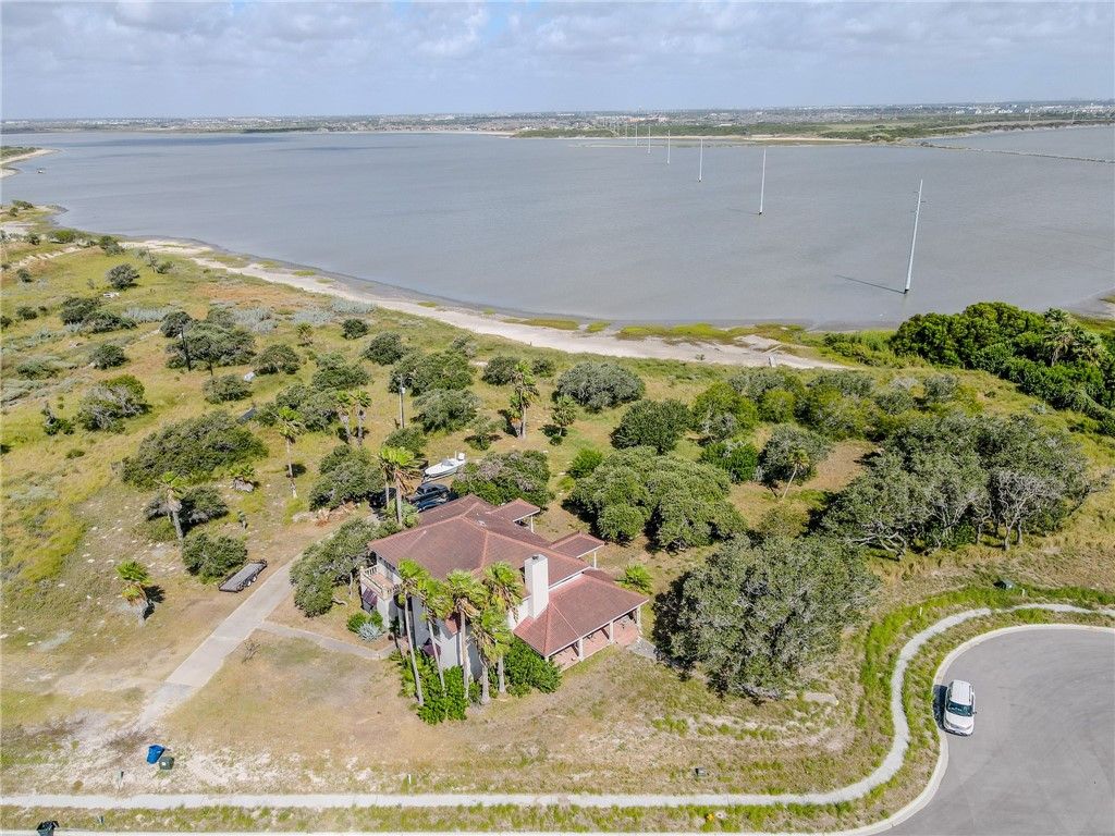 2305 Lords of the Bay Ct, Corpus Christi, TX 78418 — photo 2