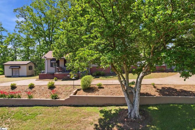 556 Club Drive, Greenville, SC 29611