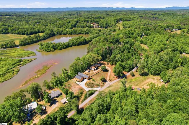 556 Club Drive, Greenville, SC 29611