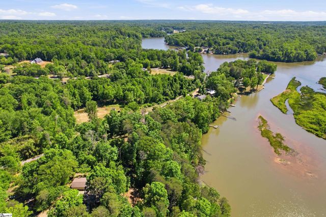 556 Club Drive, Greenville, SC 29611