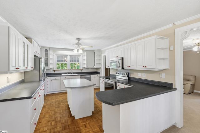 556 Club Drive, Greenville, SC 29611