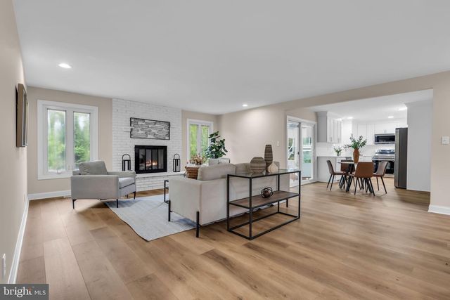 14 STEVEN DR, Voorhees, NJ 08043