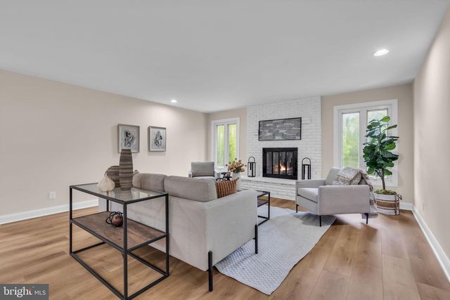 14 STEVEN DR, Voorhees, NJ 08043