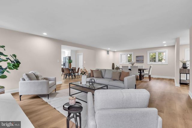 14 STEVEN DR, Voorhees, NJ 08043