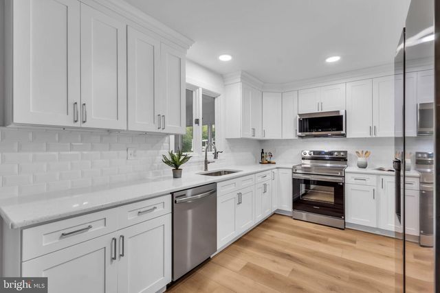 14 STEVEN DR, Voorhees, NJ 08043