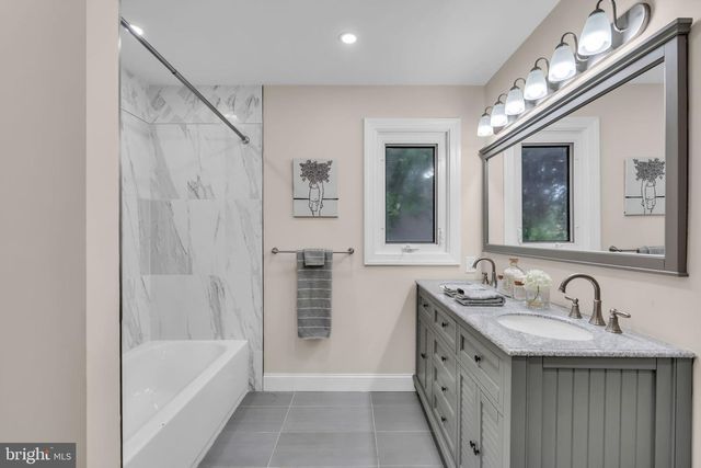 14 STEVEN DR, Voorhees, NJ 08043