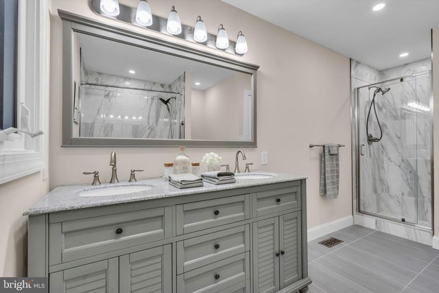 14 STEVEN DR, Voorhees, NJ 08043