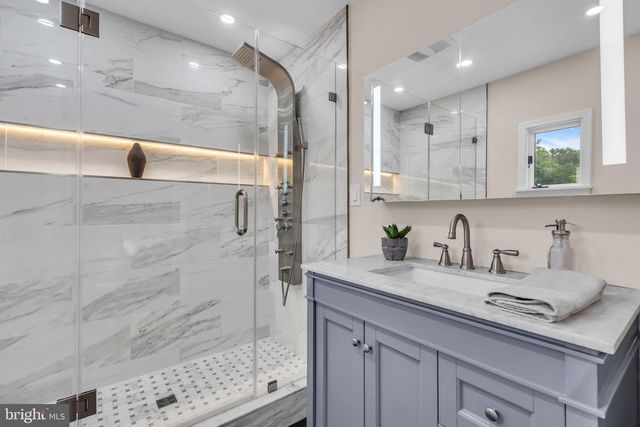 14 STEVEN DR, Voorhees, NJ 08043