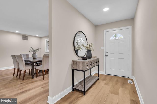 14 STEVEN DR, Voorhees, NJ 08043