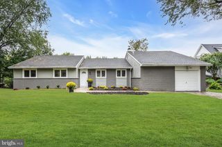 14 STEVEN DR, Voorhees, NJ 08043