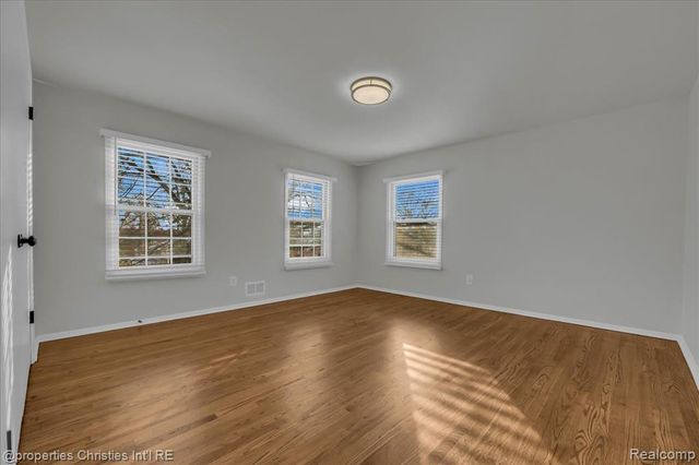 4970 Hardwoods Drive, West Bloomfield, MI 48323