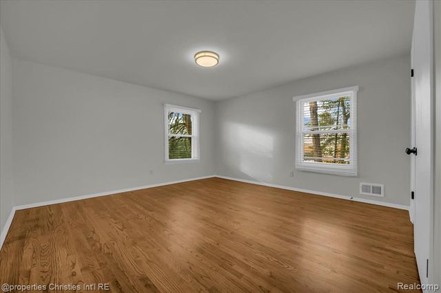 4970 Hardwoods Drive, West Bloomfield, MI 48323